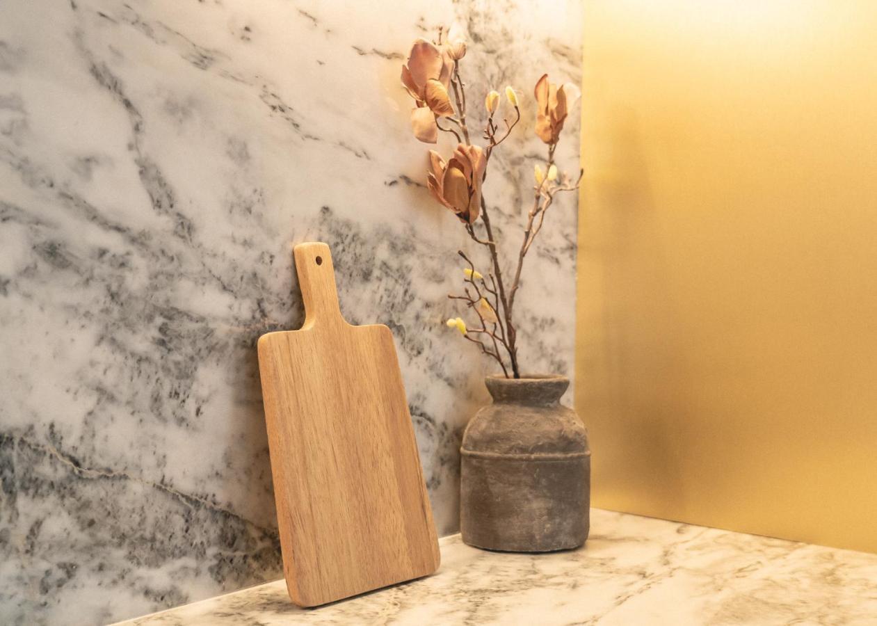 Village Aparthotel By Boa Porto Dış mekan fotoğraf A cutting board