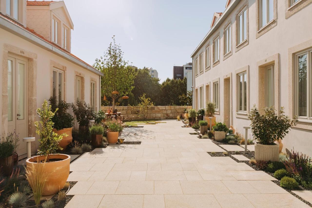 Village Aparthotel By Boa Porto Dış mekan fotoğraf The courtyard of the German National Academy of Sciences, Leopoldina, Halle/Saale