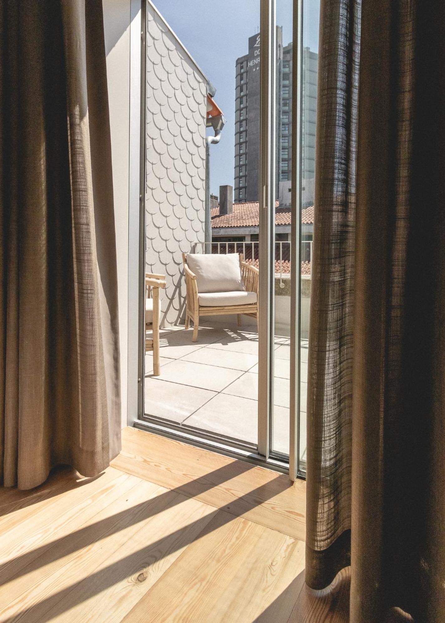 Village Aparthotel By Boa Porto Oda fotoğraf A sliding door